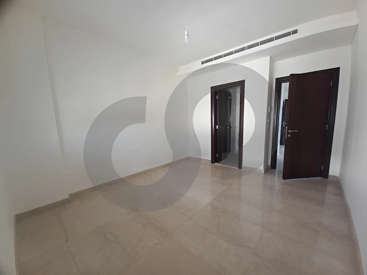 Apartment for Sale in Ramlet El Baida, Bayrut, Lebanon