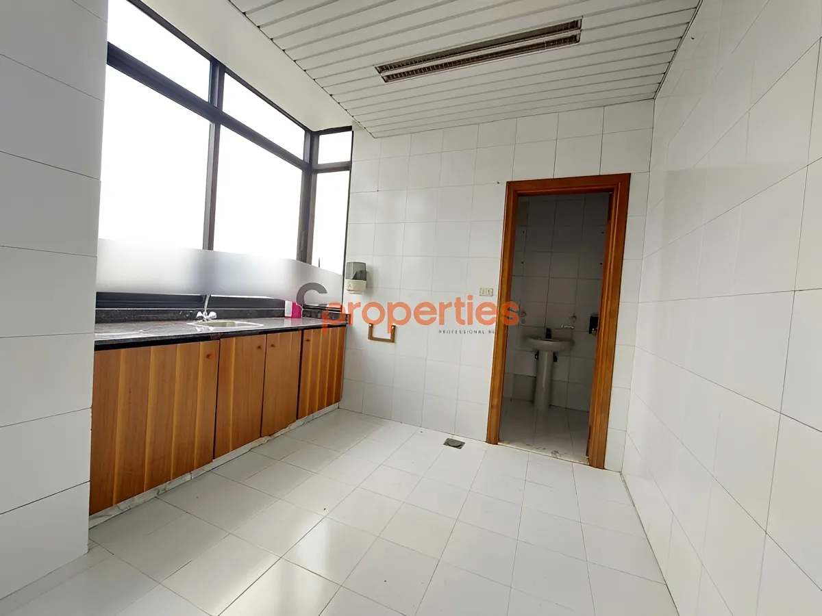Office for Sale in Zalqa