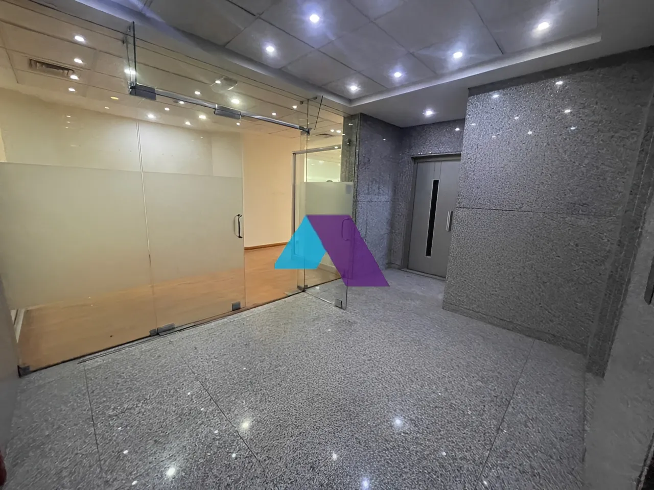 Office for rent in Sin El Fil
