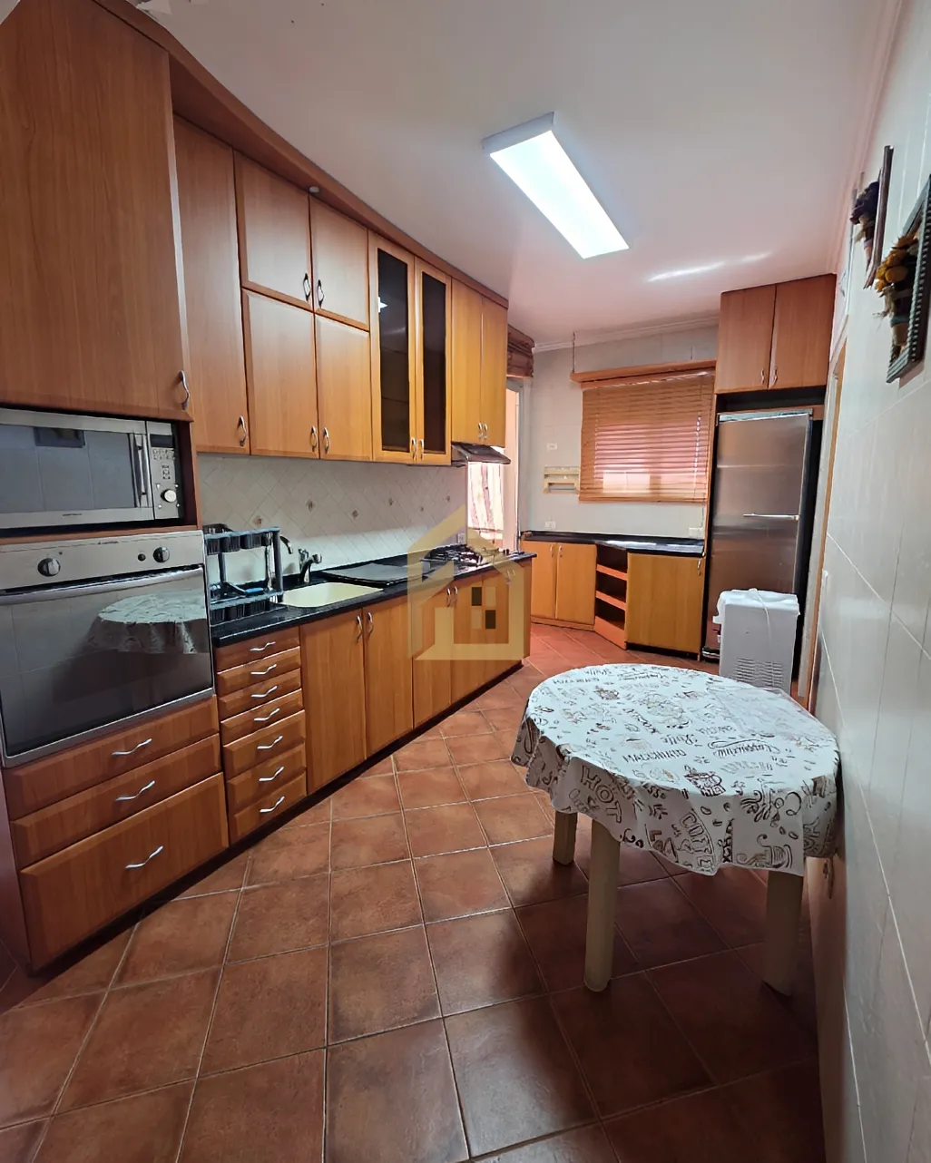 Apartment for rent in Achrafieh, Beirut, Lebanon - 3 bed, 4 bath