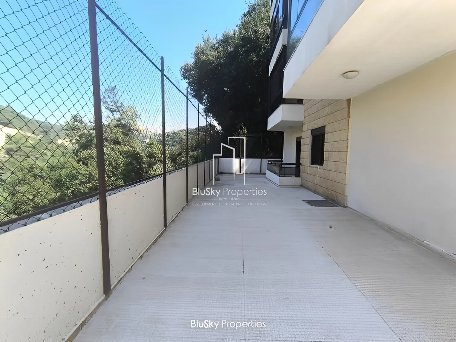 Building for Sale in Awkar