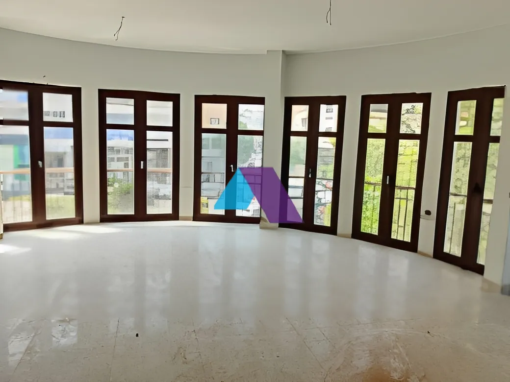 Office for rent in Jounieh