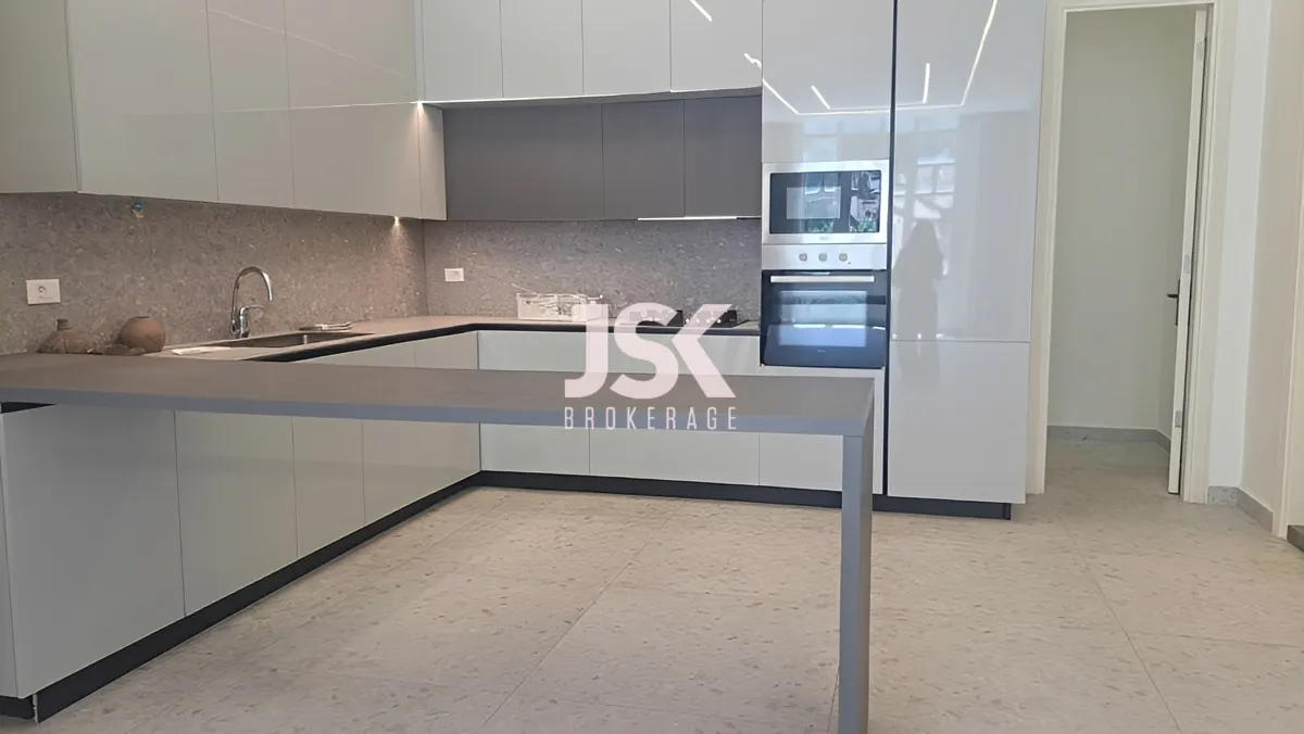 Apartment for Rent in Ain Al Mraiseh, Beirut, Lebanon