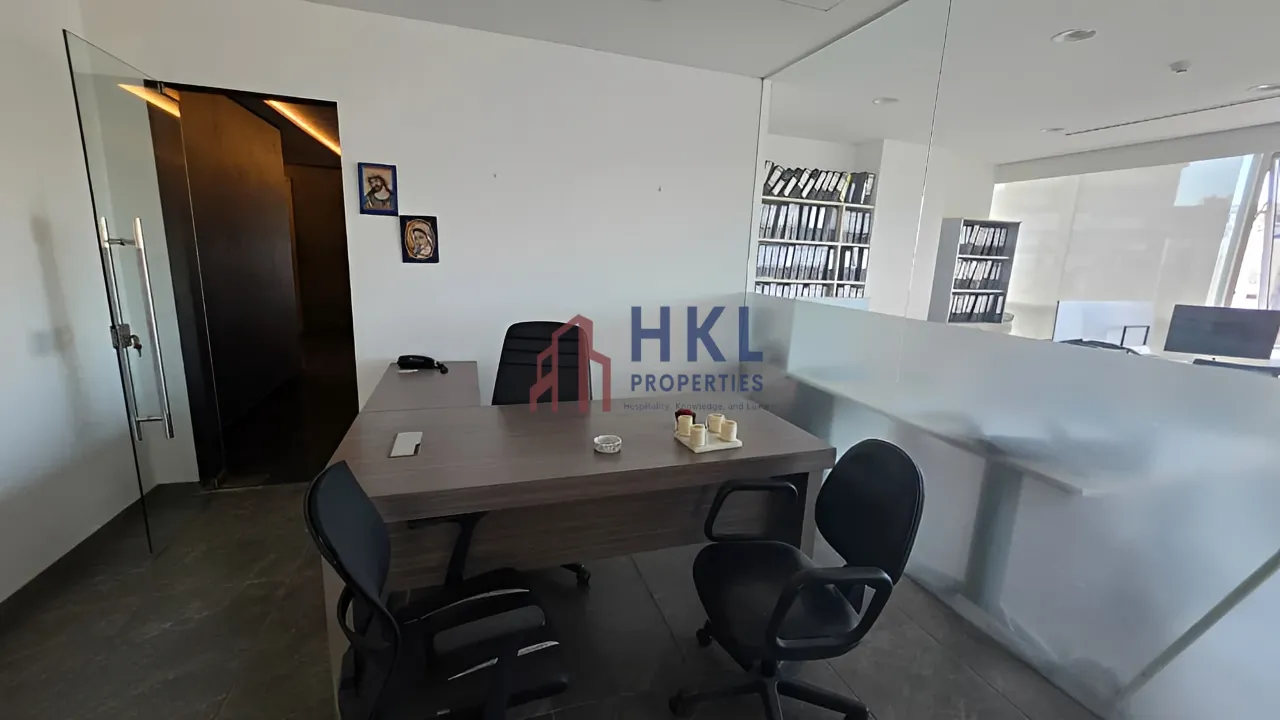 Office for rent in Sin El Fil