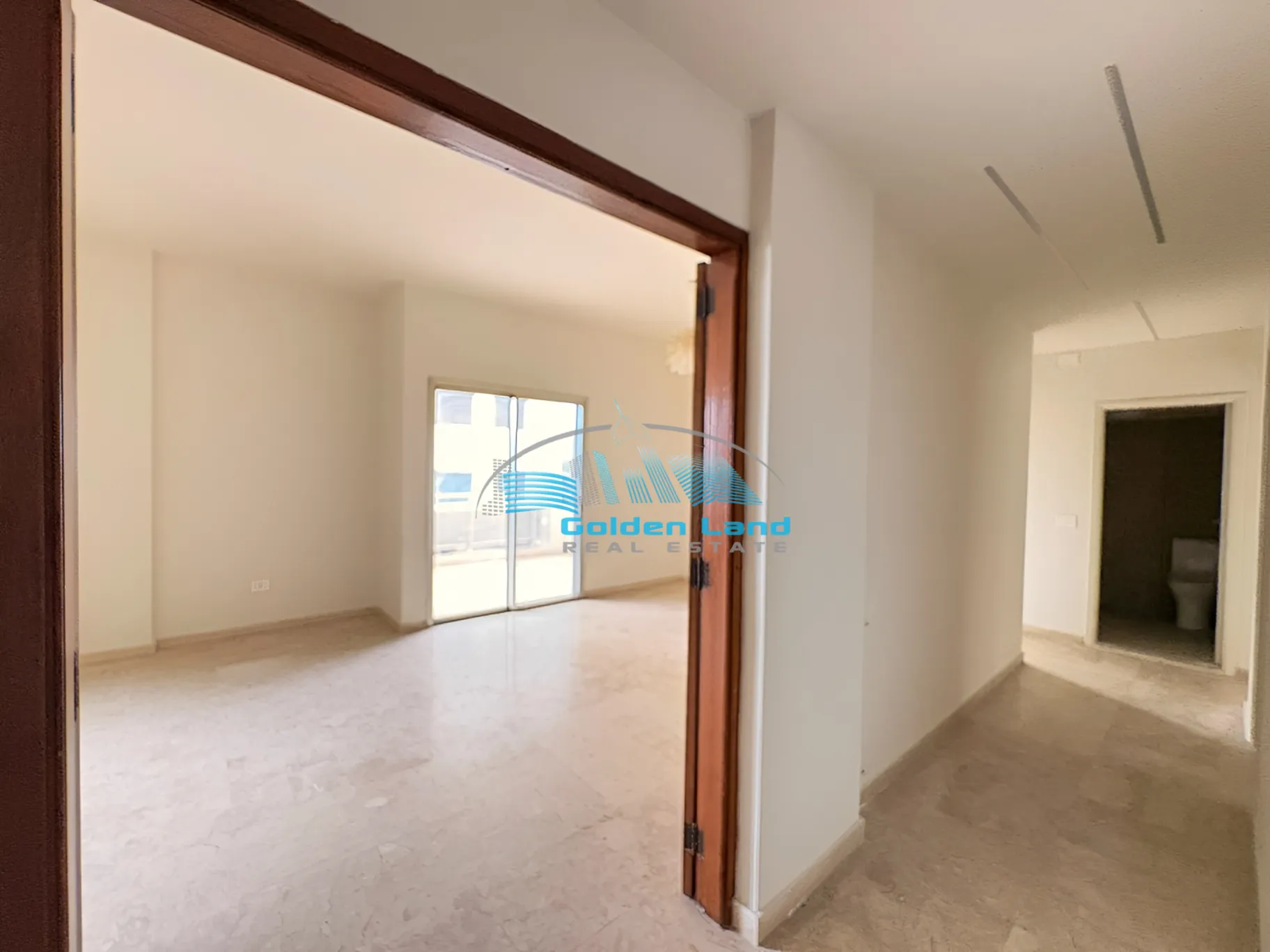Apartment for sale in Mazraat Yachoua, Lebanon - 3 bed, 3 bath