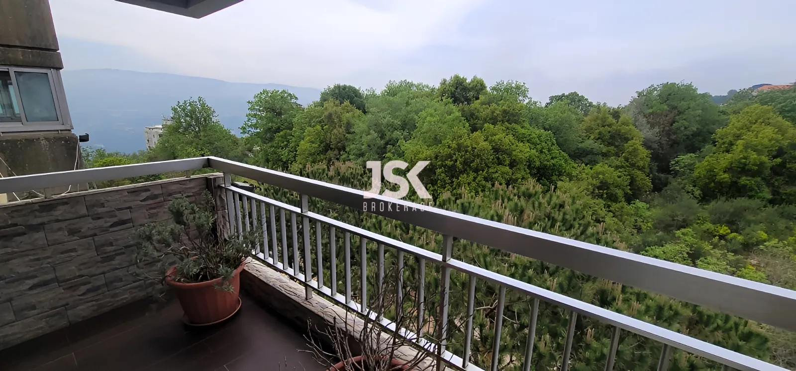 Apartment for Sale in Ajaltoun