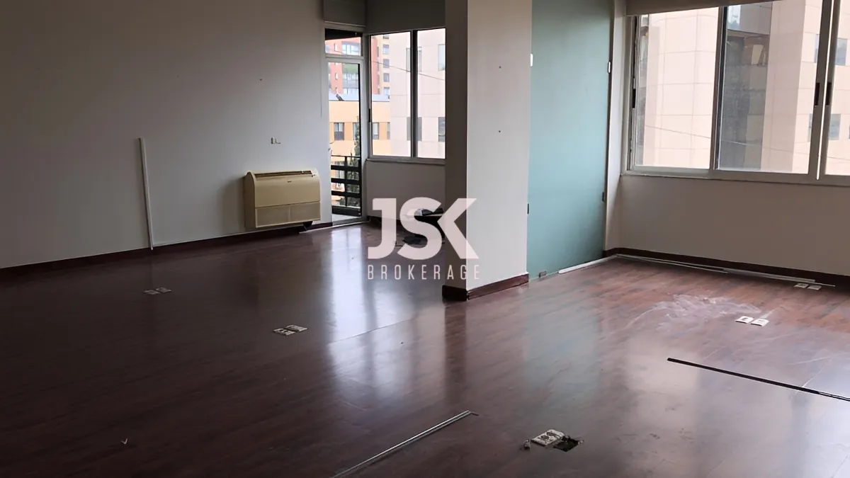 Office for rent in Badaro