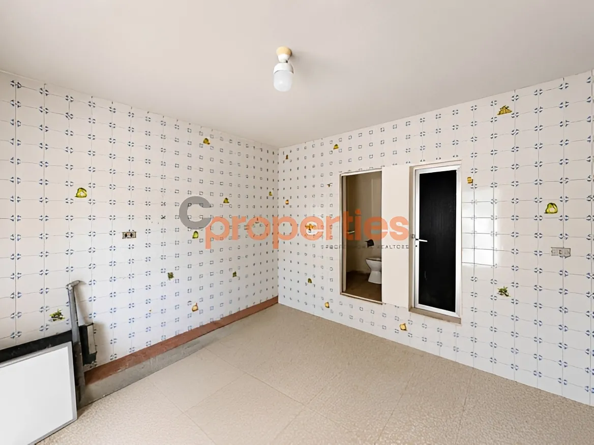 Shop for Rent in Hazmieh