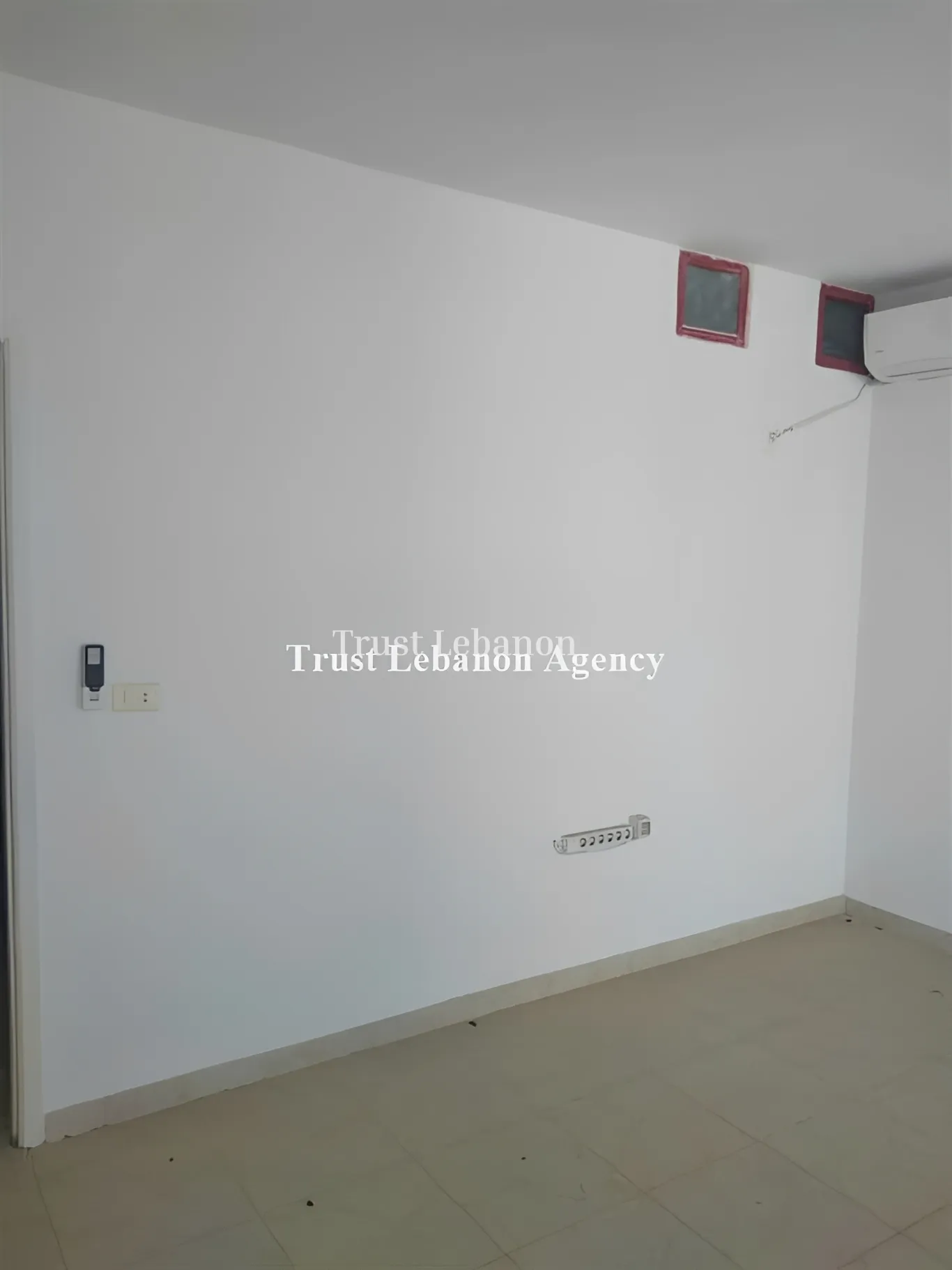 Office for sale in Sad El Baouchriyeh, Lebanon