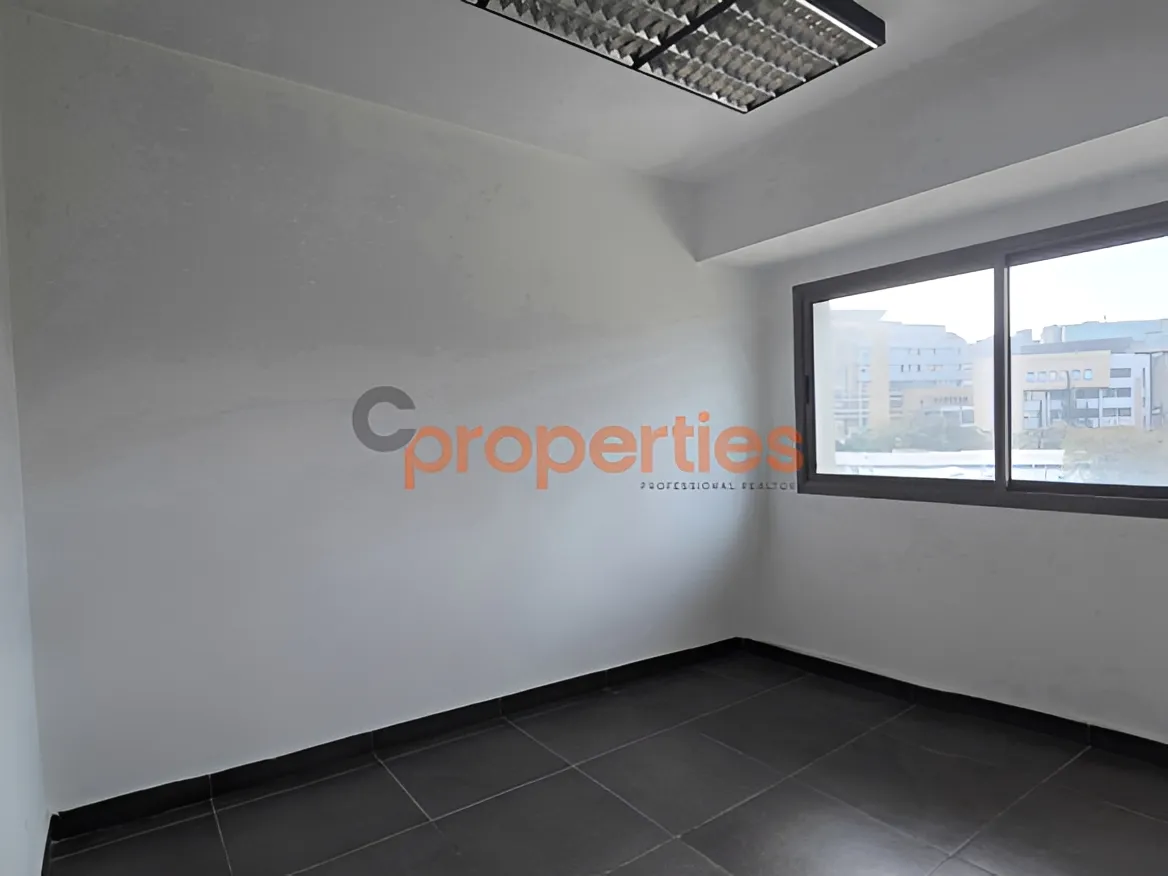Office for Rent in Forn El Chebbak