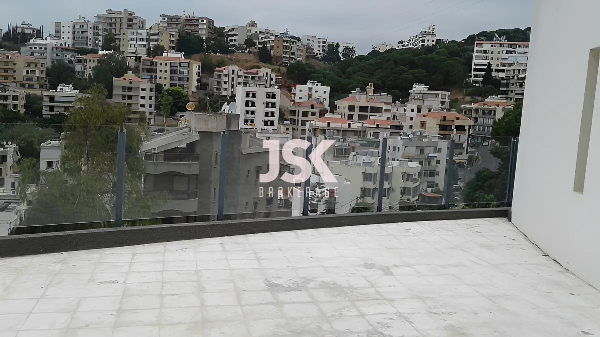 Duplex for Sale in Aaoukar, Lebanon - 3 bed