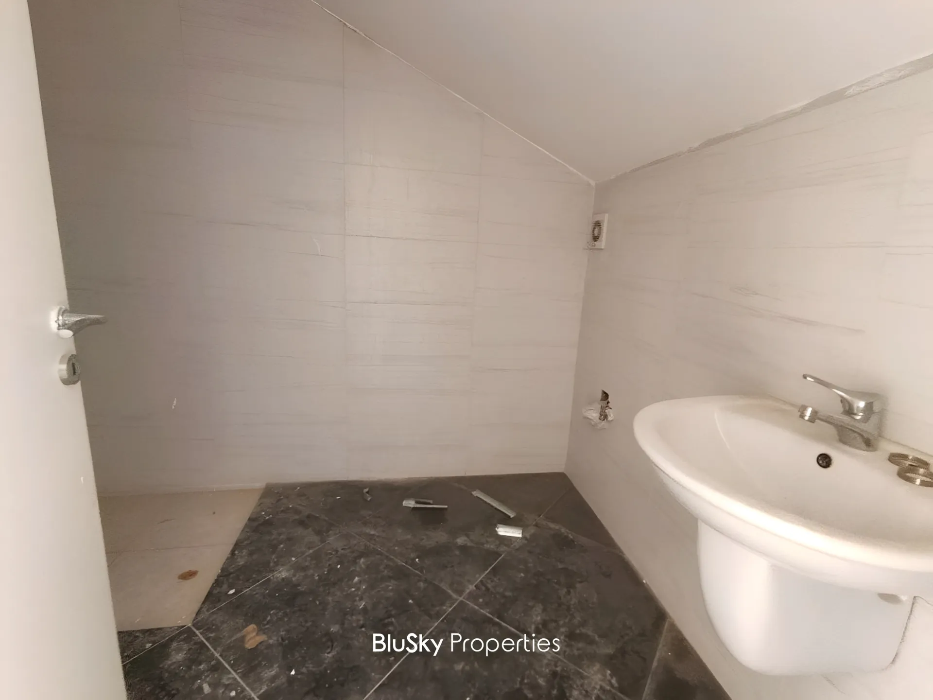 Apartment for sale in Blat, lebanon