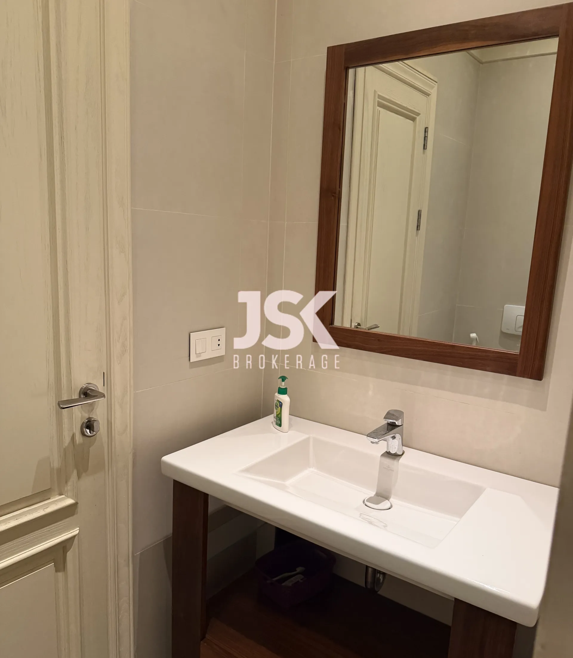 Apartment for Rent in Ras Al Naba'a