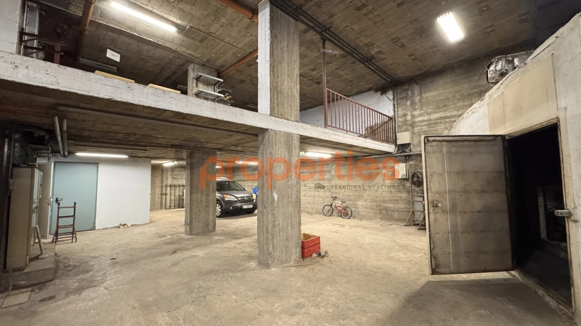 Warehouse for Rent in Aaoukar