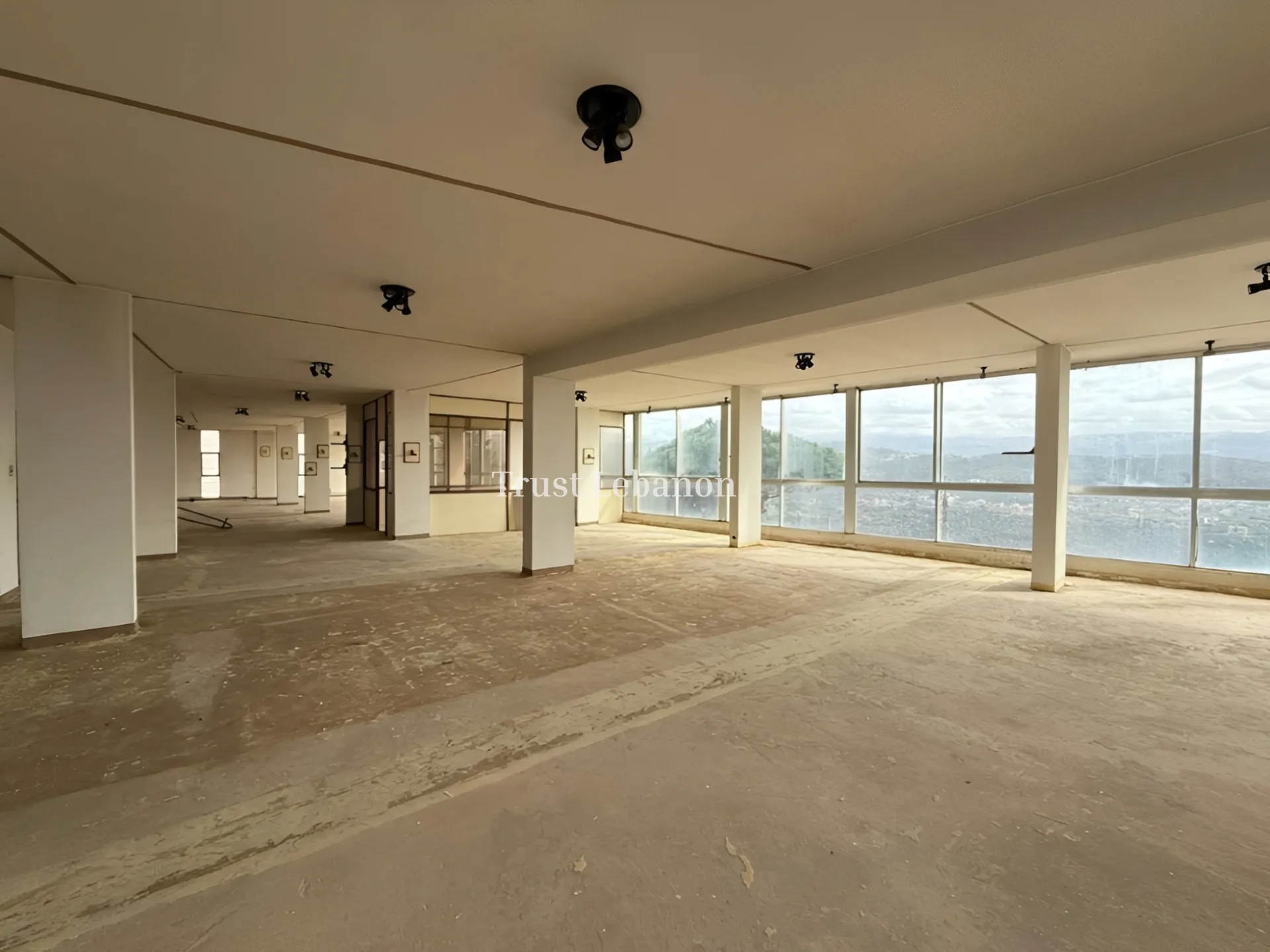 Showroom for rent in Broummana, Lebanon