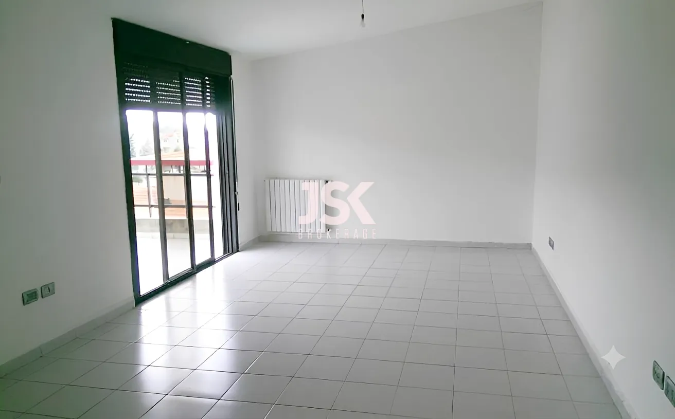 Apartment for Sale in Qornet El Hamra
