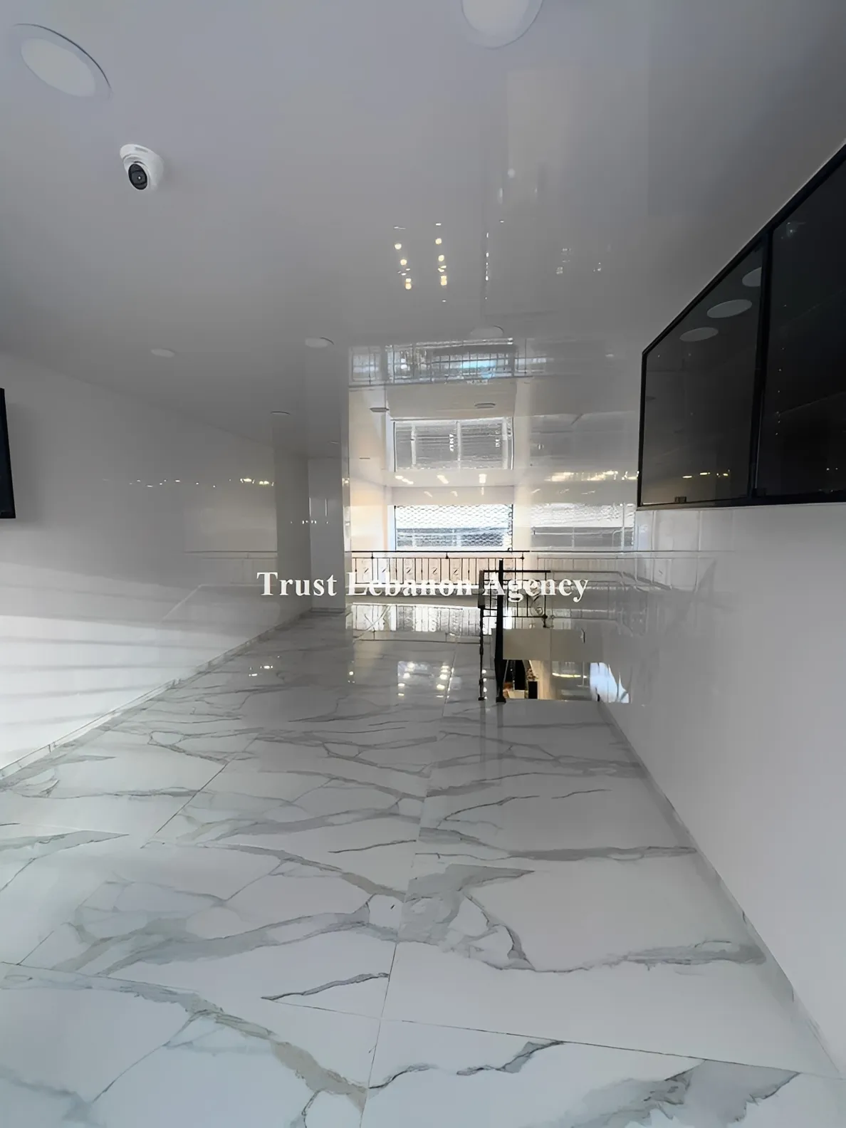 Shop for rent in Metn, Jal Al Dib