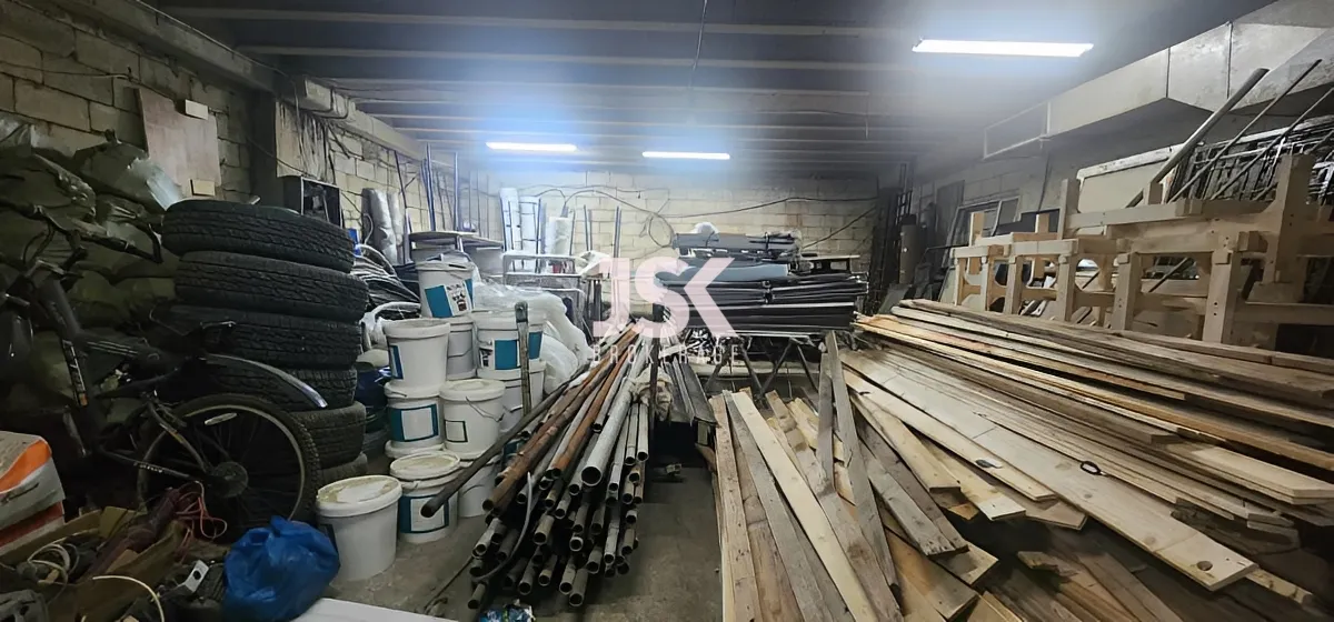 Warehouse for sale in Sin El Fil