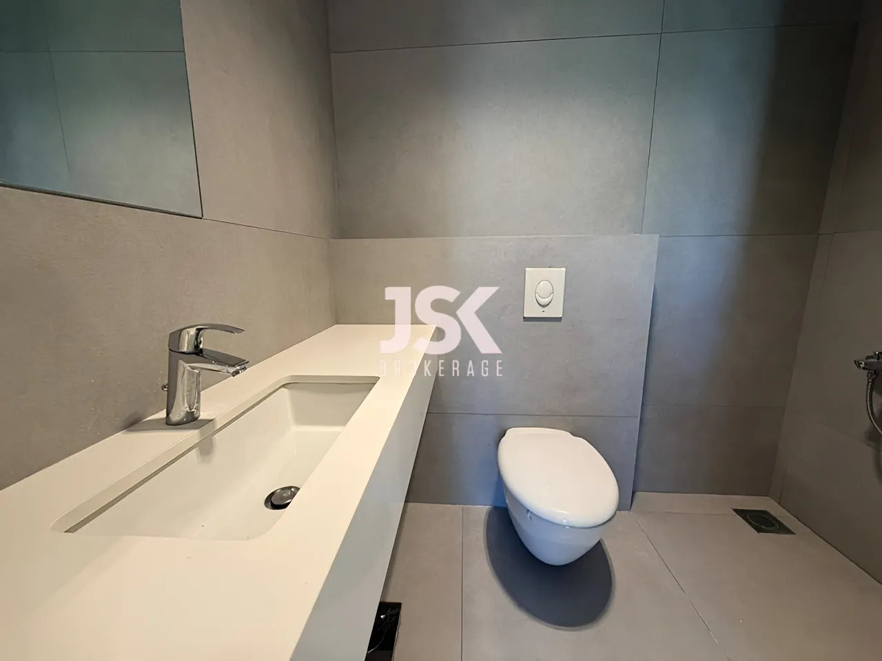 Office for Rent in Achrafieh
