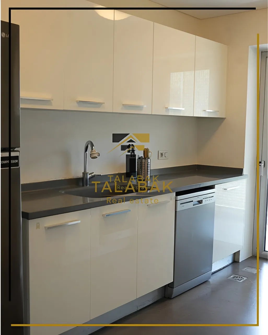 Apartment for rent in Achrafieh, Beirut, Lebanon - 3 bed, 3 bath