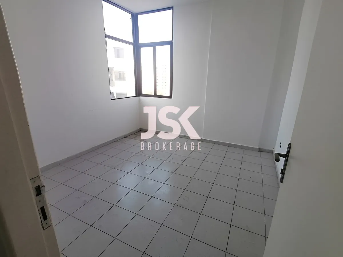Office for rent in Baouchriyeh