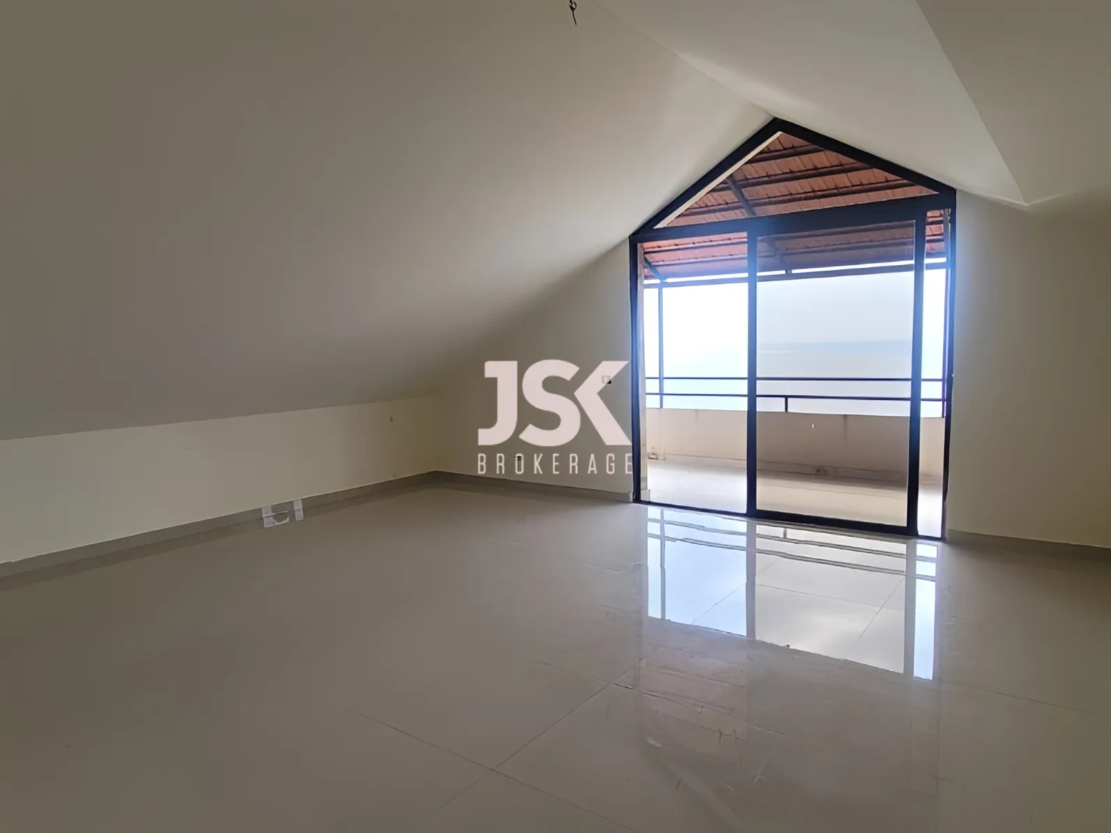 Duplex for Sale in Nahr Ibrahim