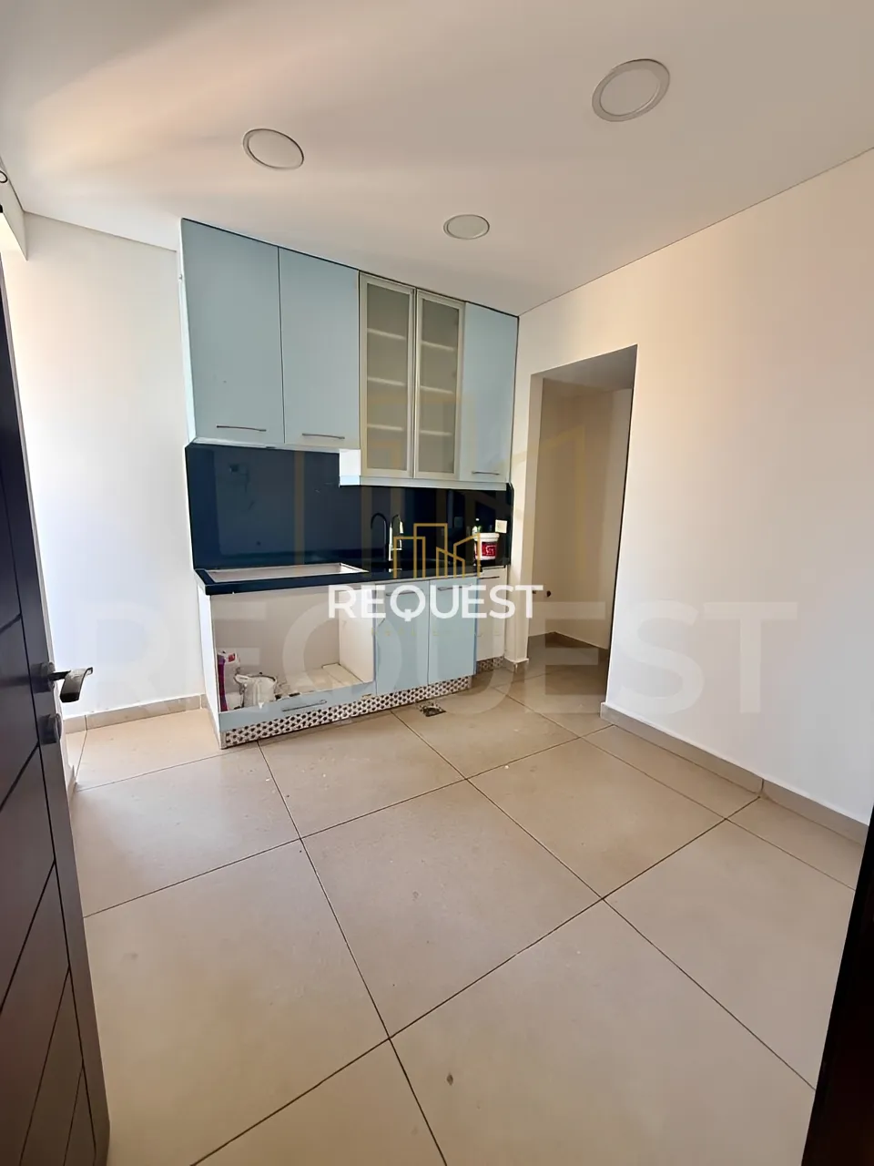 Apartment for rent in Spears, beirut, lebanon - 2 bed, 4.0 bath