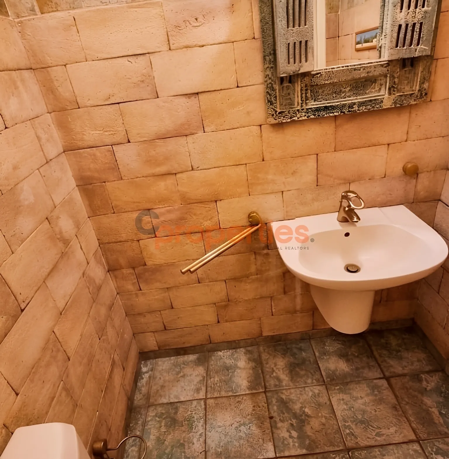 Apartment for Rent in Achrafieh - 4 bed, 3 bath