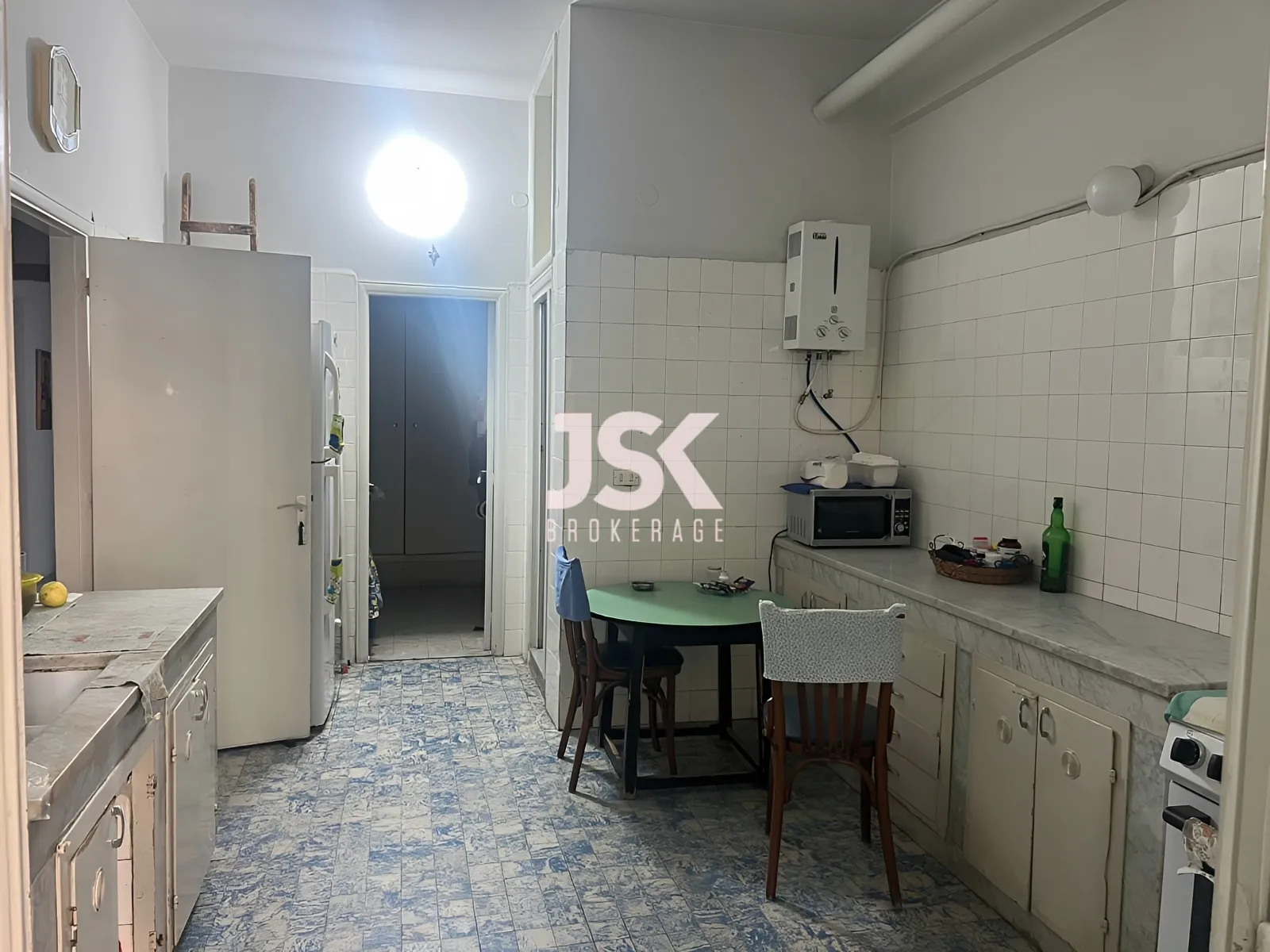 Apartment for Sale in Ain El Remmaneh - 3 bed, 2 bath