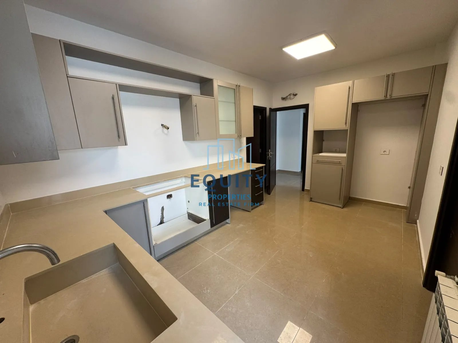 Apartment for sale in Qornet El Hamra