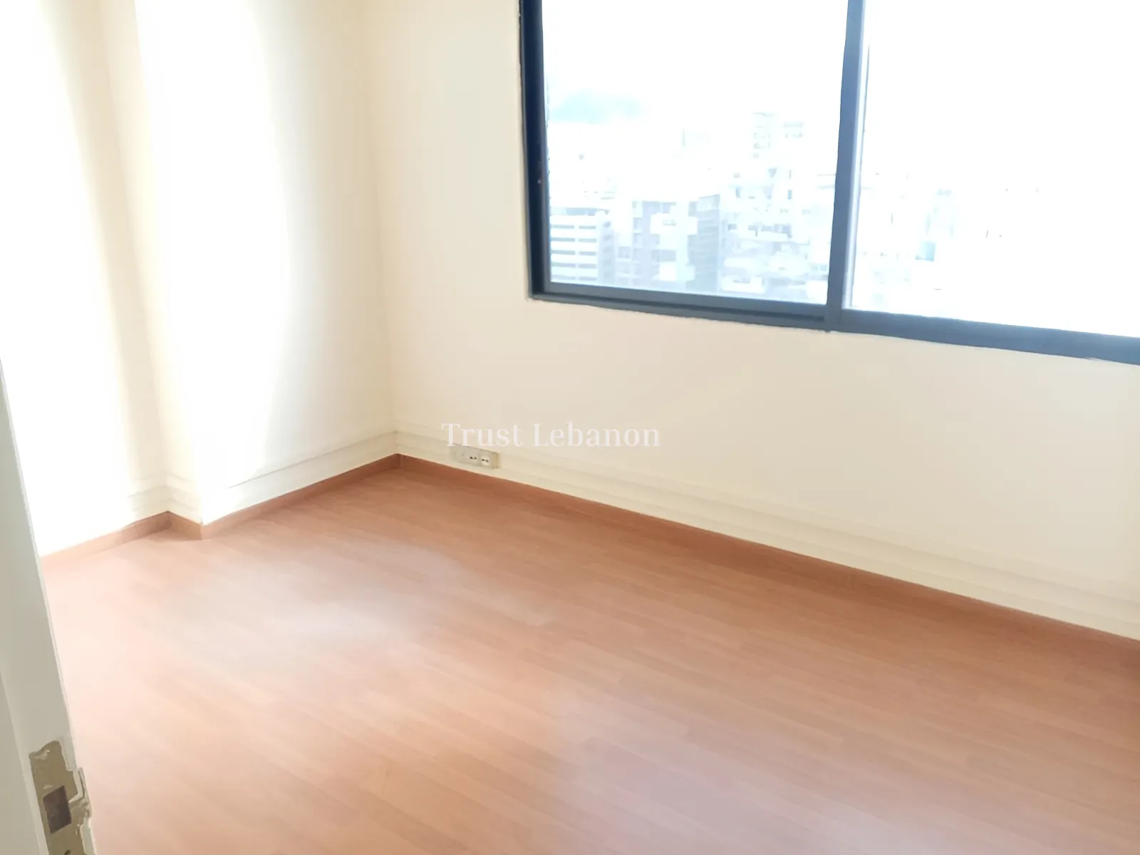 Office for rent in Daoura, Lebanon