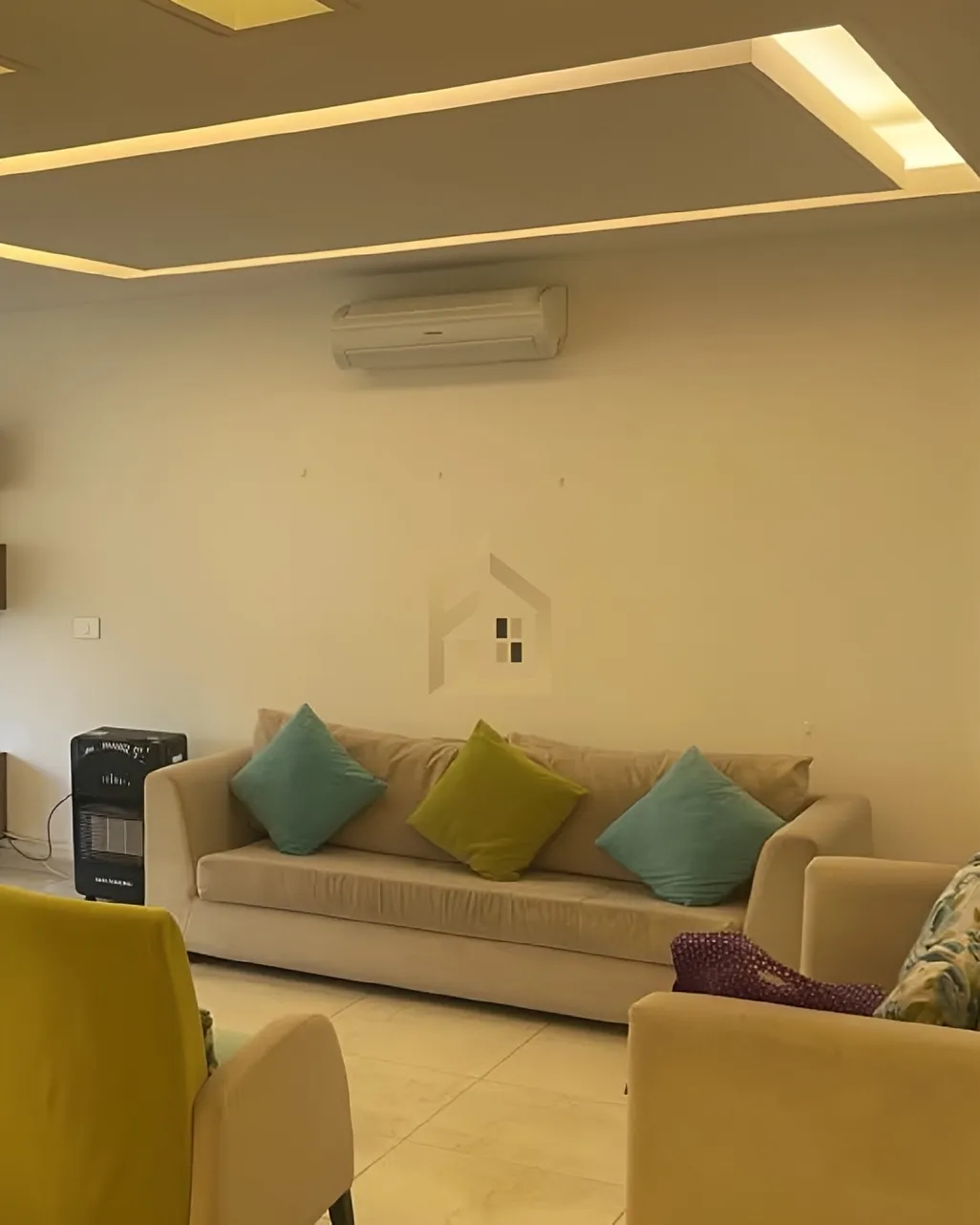 Apartment for rent in Aaoukar, Lebanon - 2 bed, 3 bath