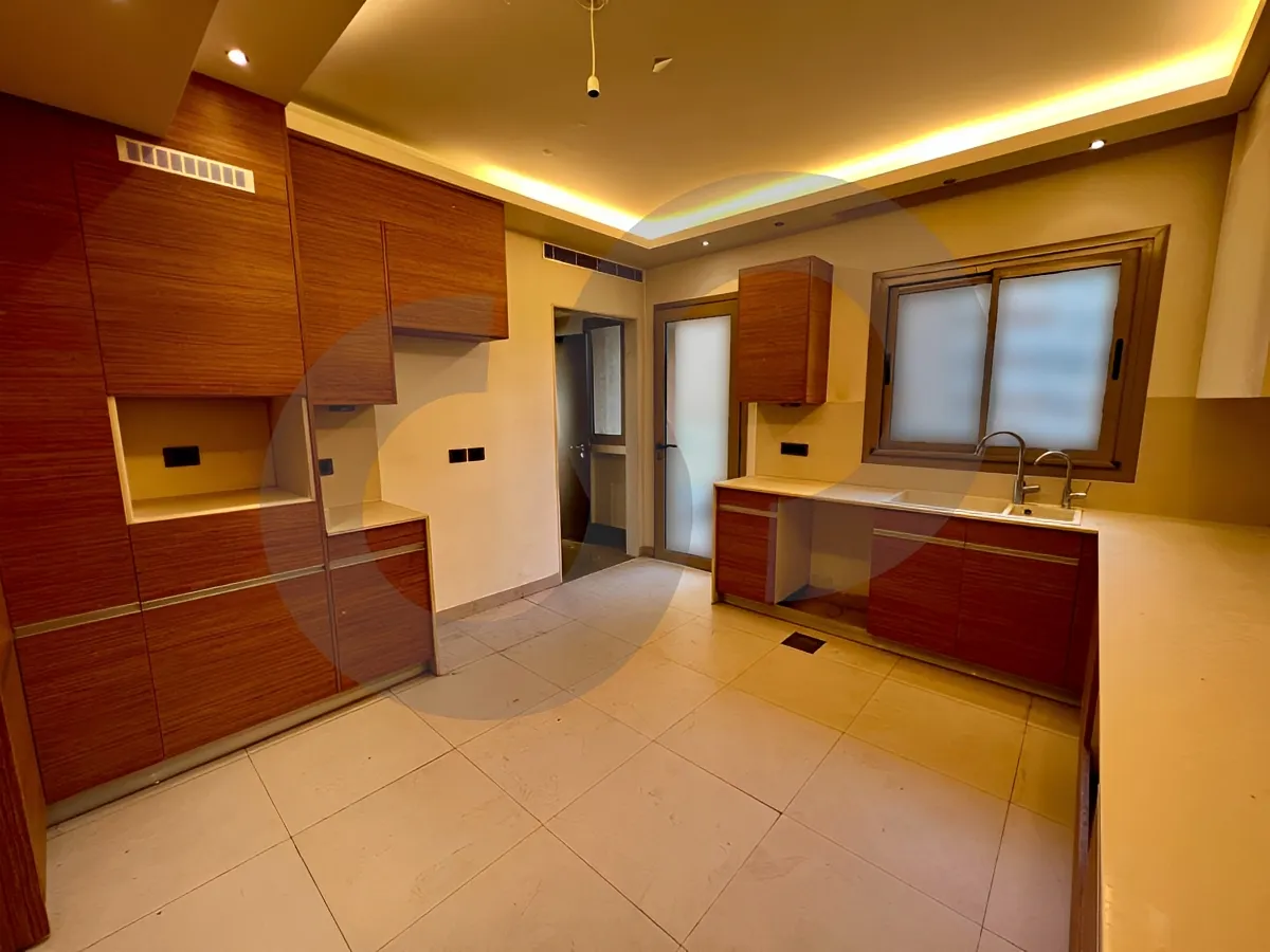 Apartment for Sale in Tallet El Khayyat, Bayrut, Lebanon