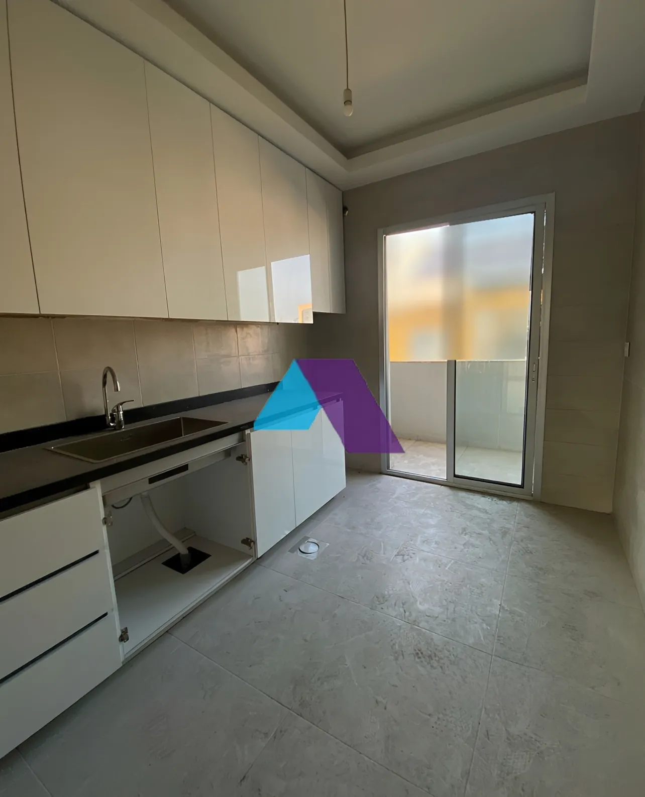 Apartment for Sale in Geitawi - 2 bed, 3 bath