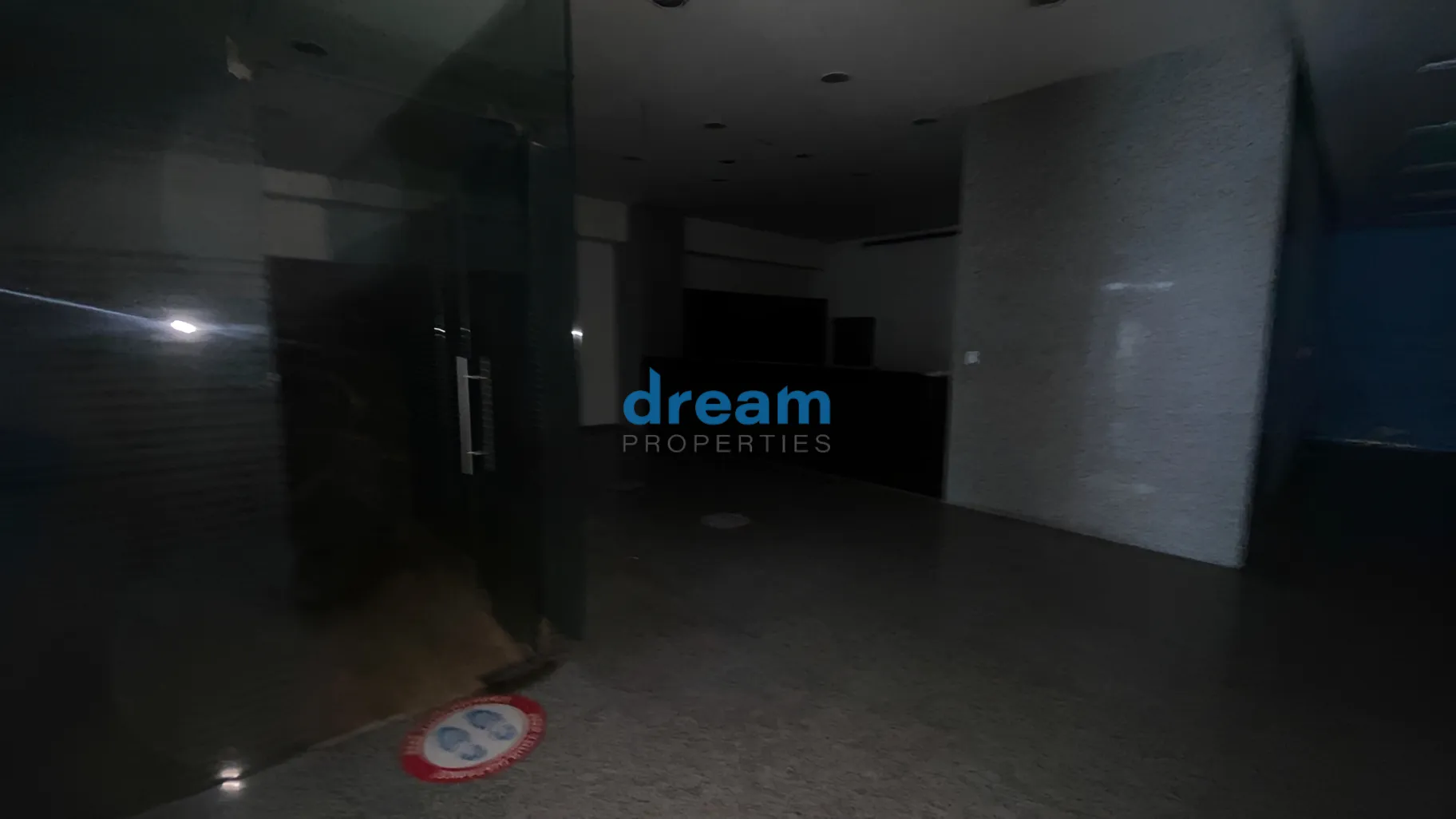 Showroom for rent in Horch Tabet
