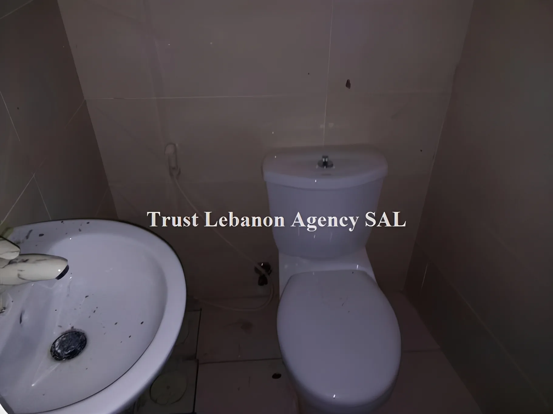 Shop for sale in Beirut, Moucharafieh