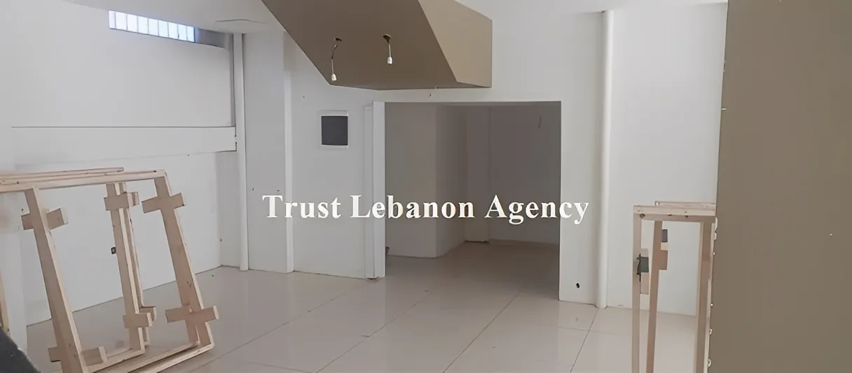 Shop for rent in Metn, Dekweneh