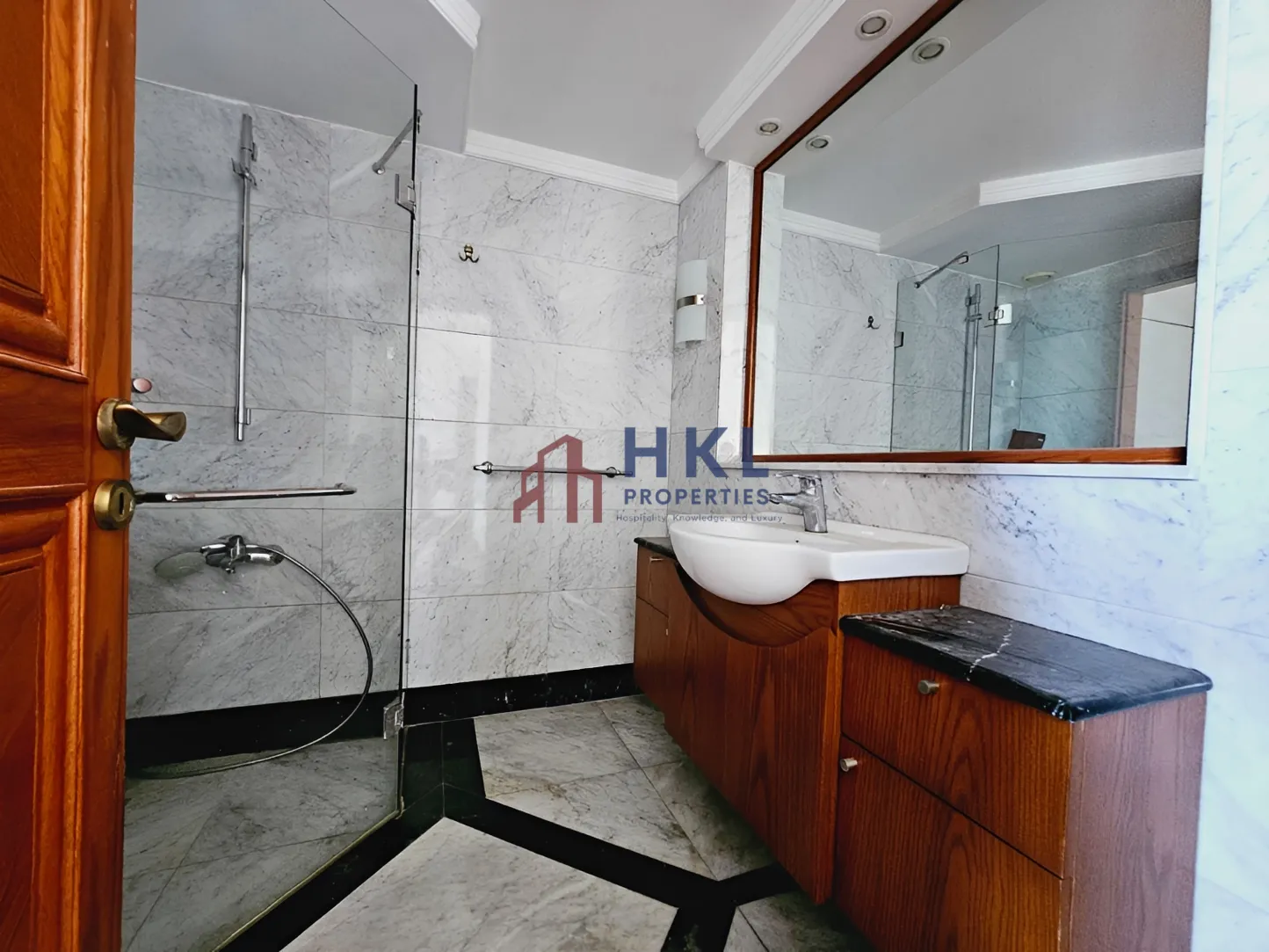 Apartment for sale in Saifi Village, Beirut, Lebanon - 3 bed, 4 bath