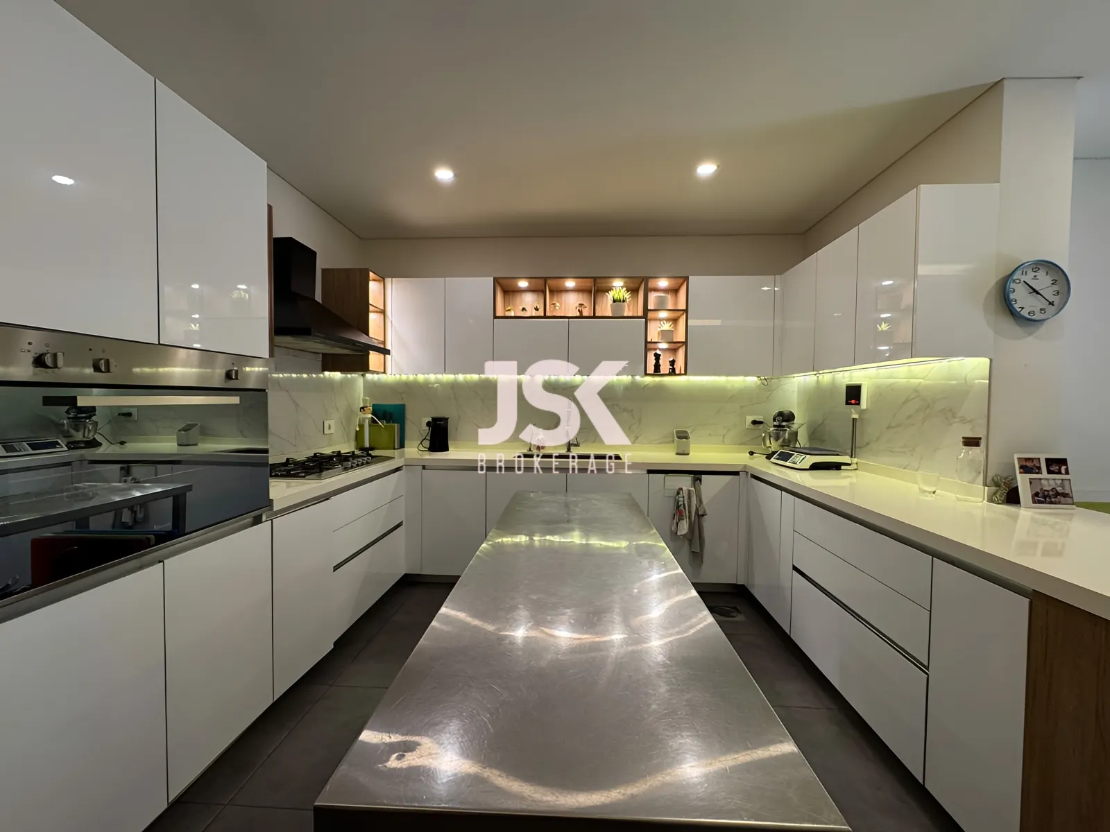 Apartment for Sale in Beit Meri