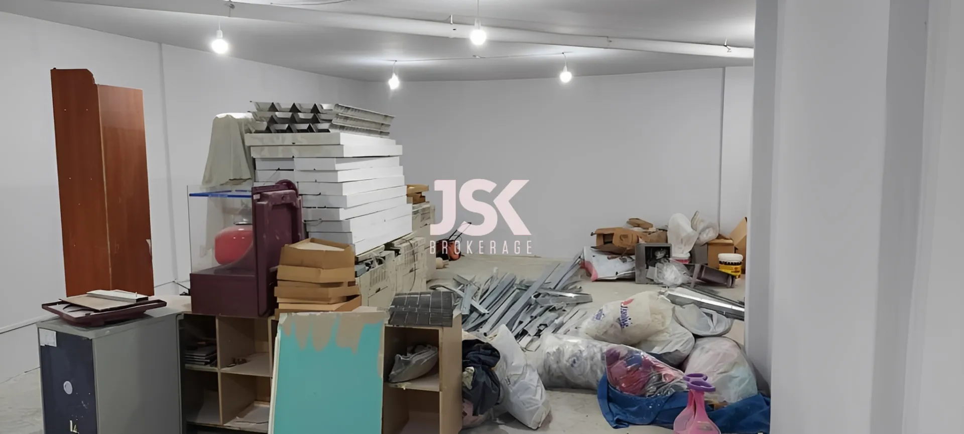 Warehouse for Sale in Mansourieh