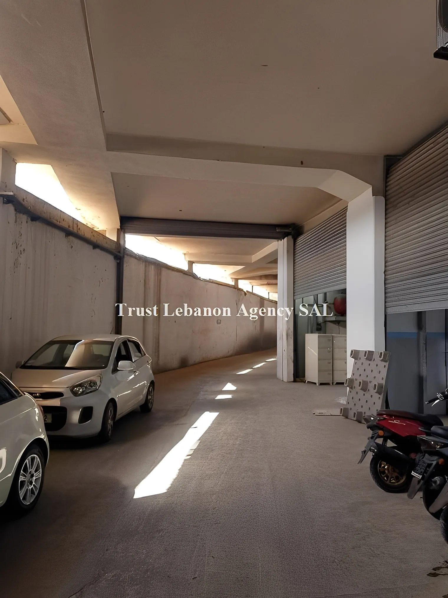 Warehouse for sale in Mar Roukouz