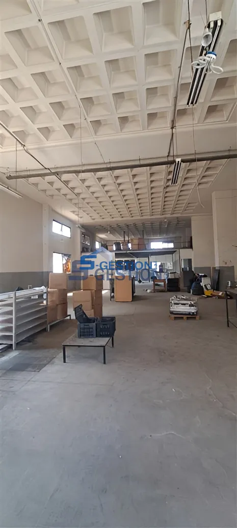 Warehouse for Sale in Dekwaneh