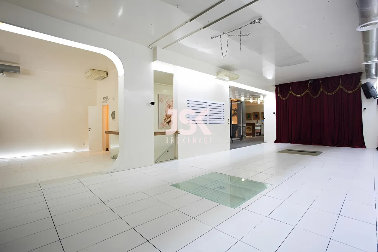 Office for Sale in Horch Tabet