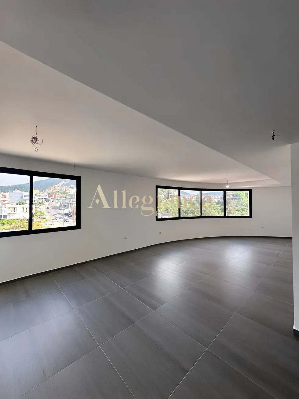 Commercial for rent in Koura