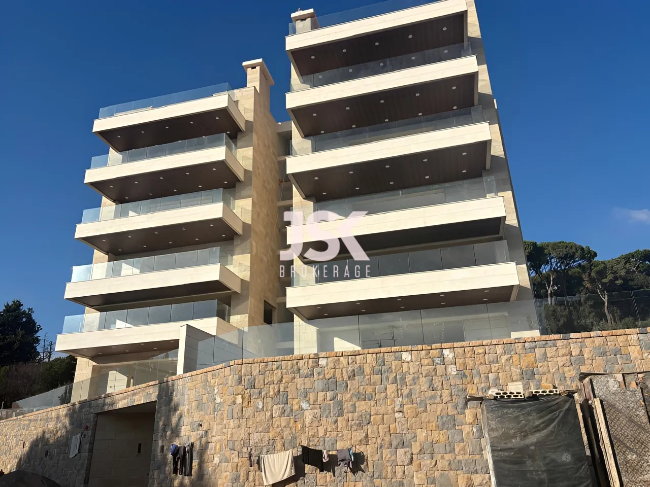 Apartment for Sale in Baabdat - 4 bath