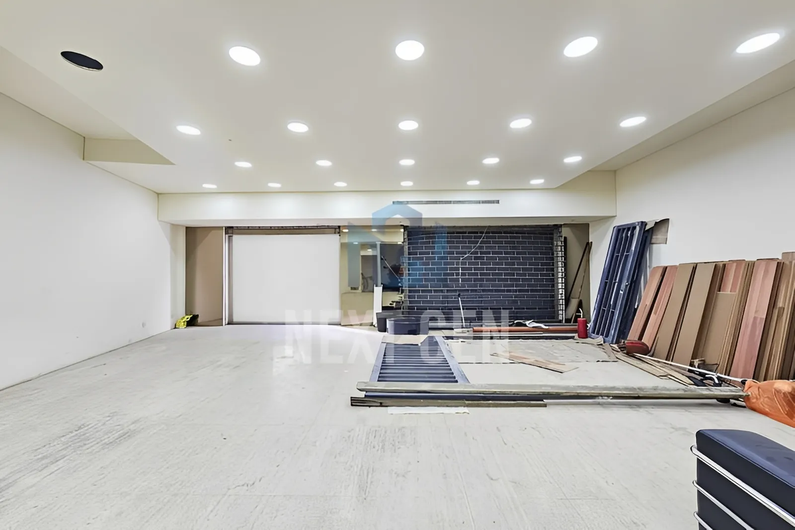 Shop for Rent in Downtown