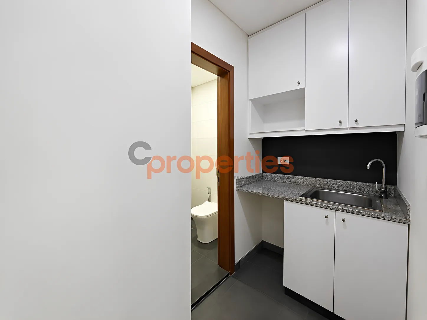 Office for rent in Dekwaneh, Lebanon