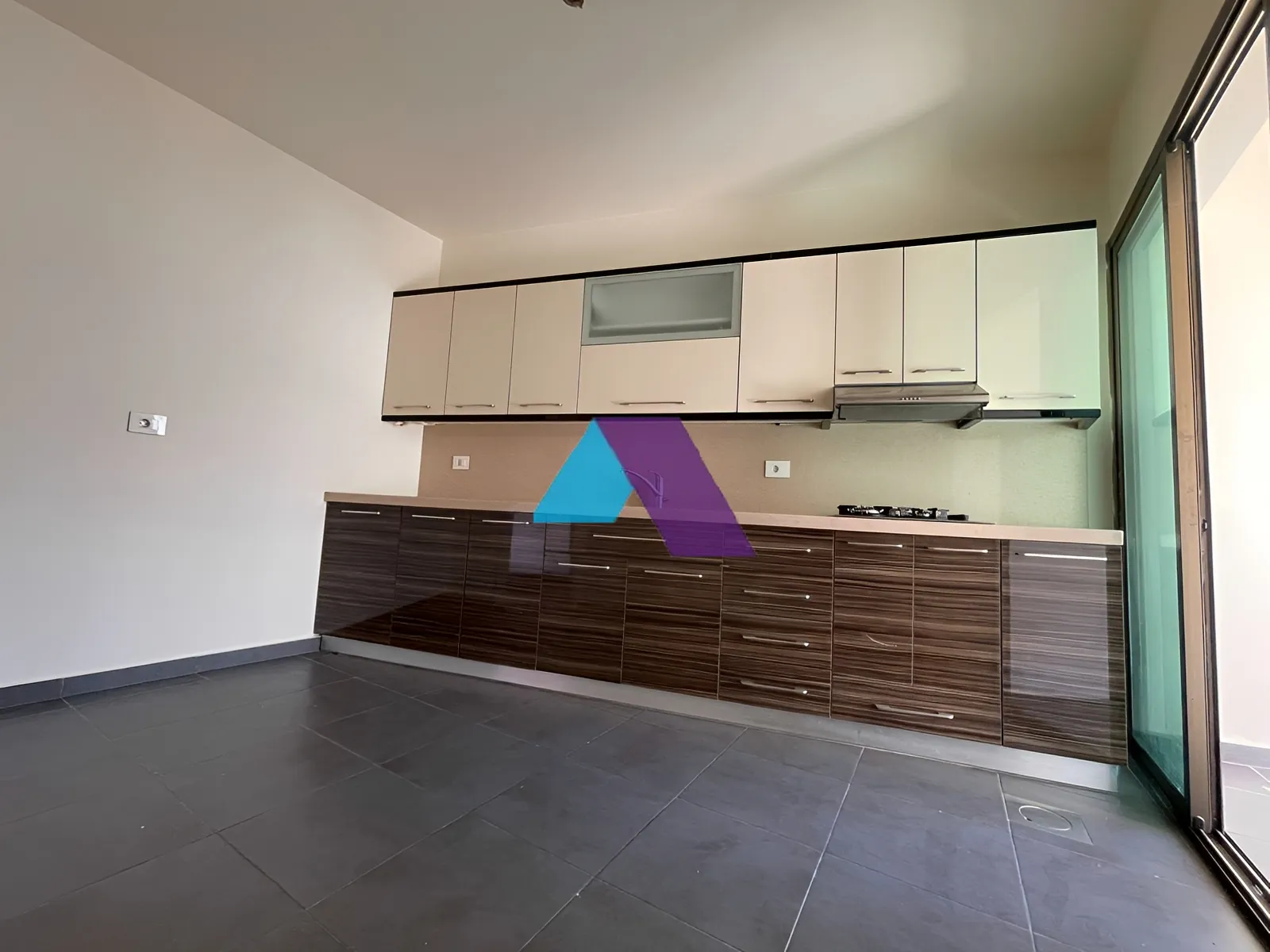 Apartment for Sale in Ain Al Mraiseh - 3 bed, 3 bath