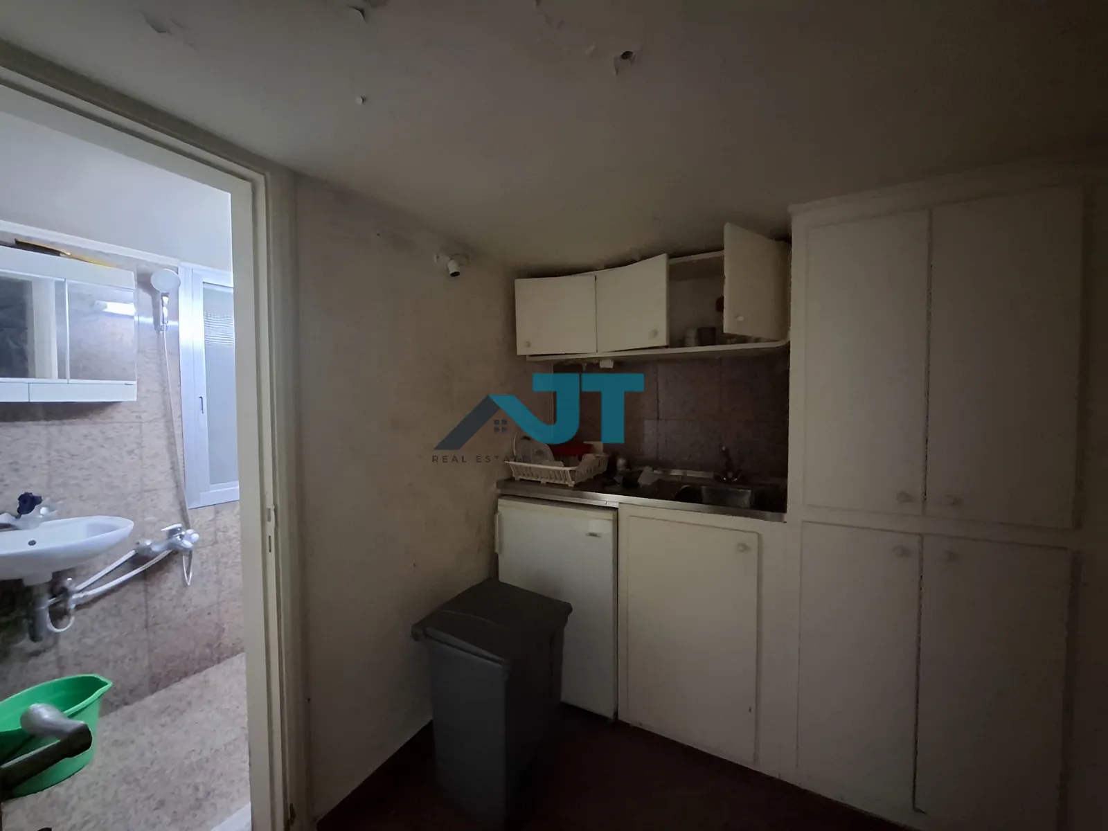 Office for rent in Badaro
