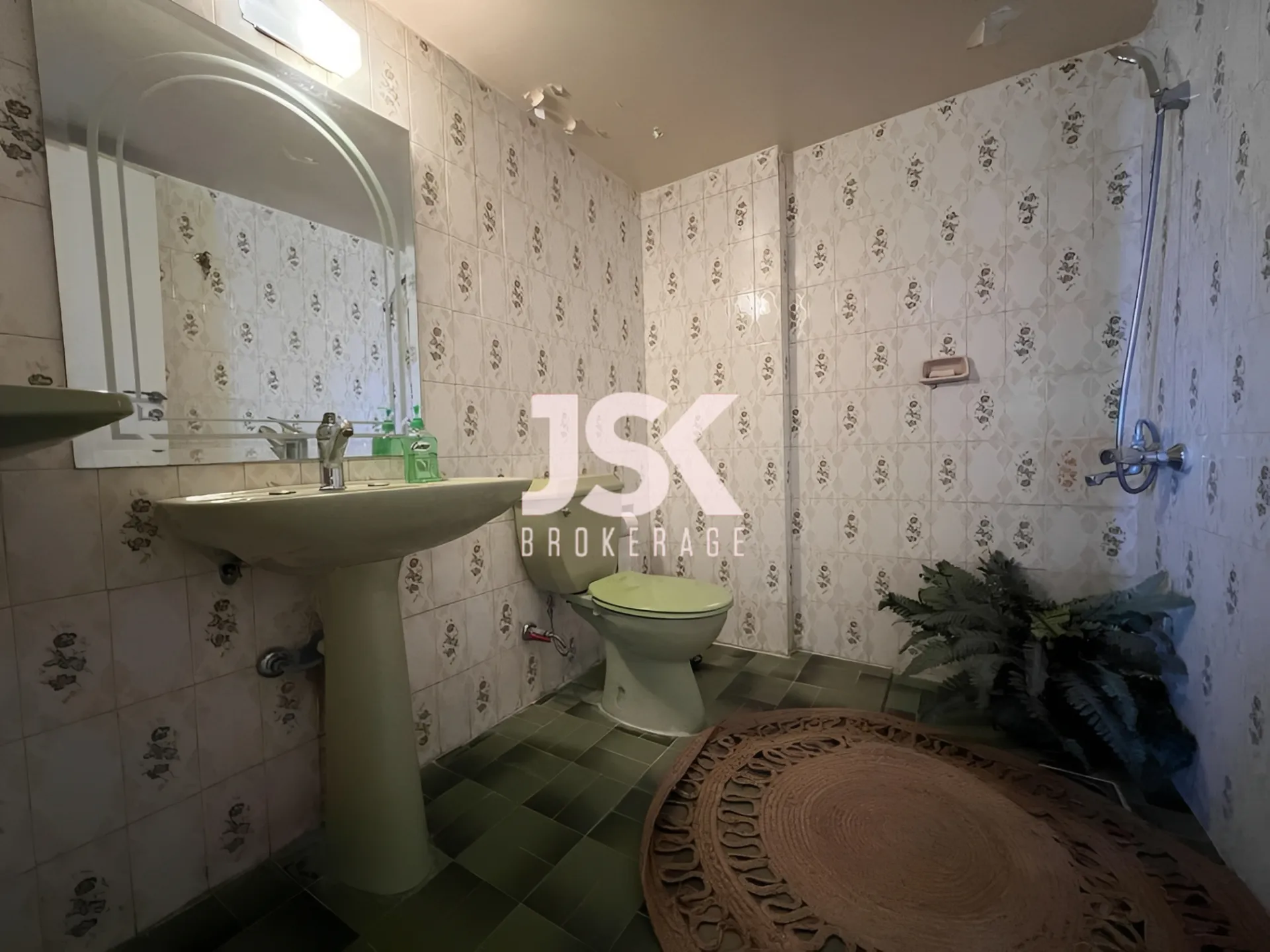 Apartment for Rent in Achrafieh, Remeil, Lebanon